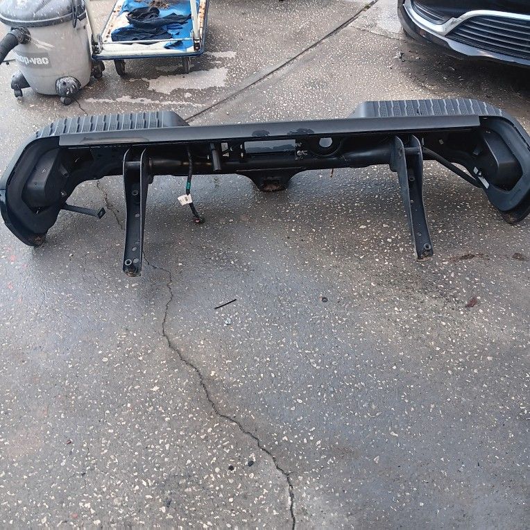 2023 G M C TRUCK REAR BUMPER