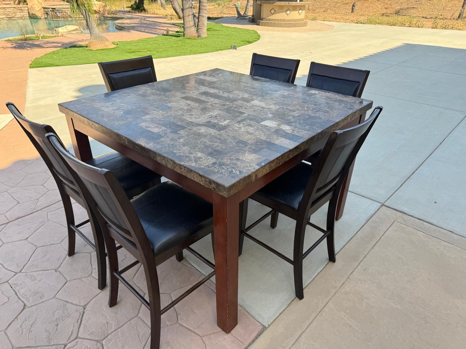 Dining Table w/chairs