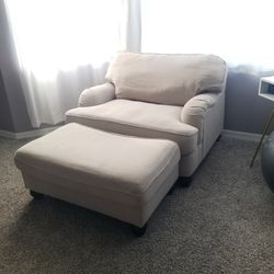 Oversized Plush Chair With Ottoman