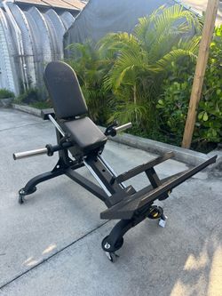 Powertec  Leg Press plate load machine