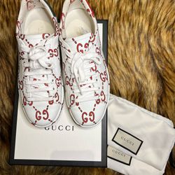 Gucci Ace ‘GG Motif’ Sneakers