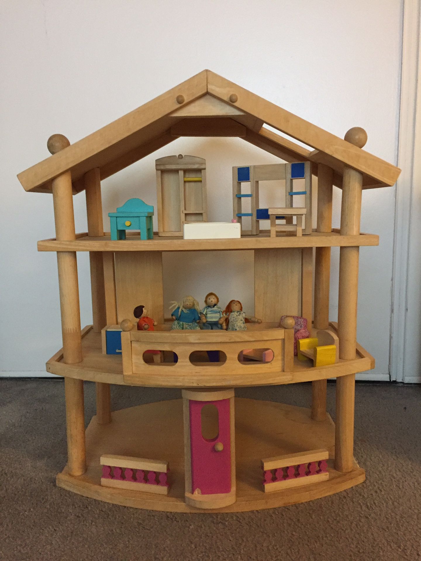 Dollhouse for 18” dolls for Sale in Bothell, WA - OfferUp