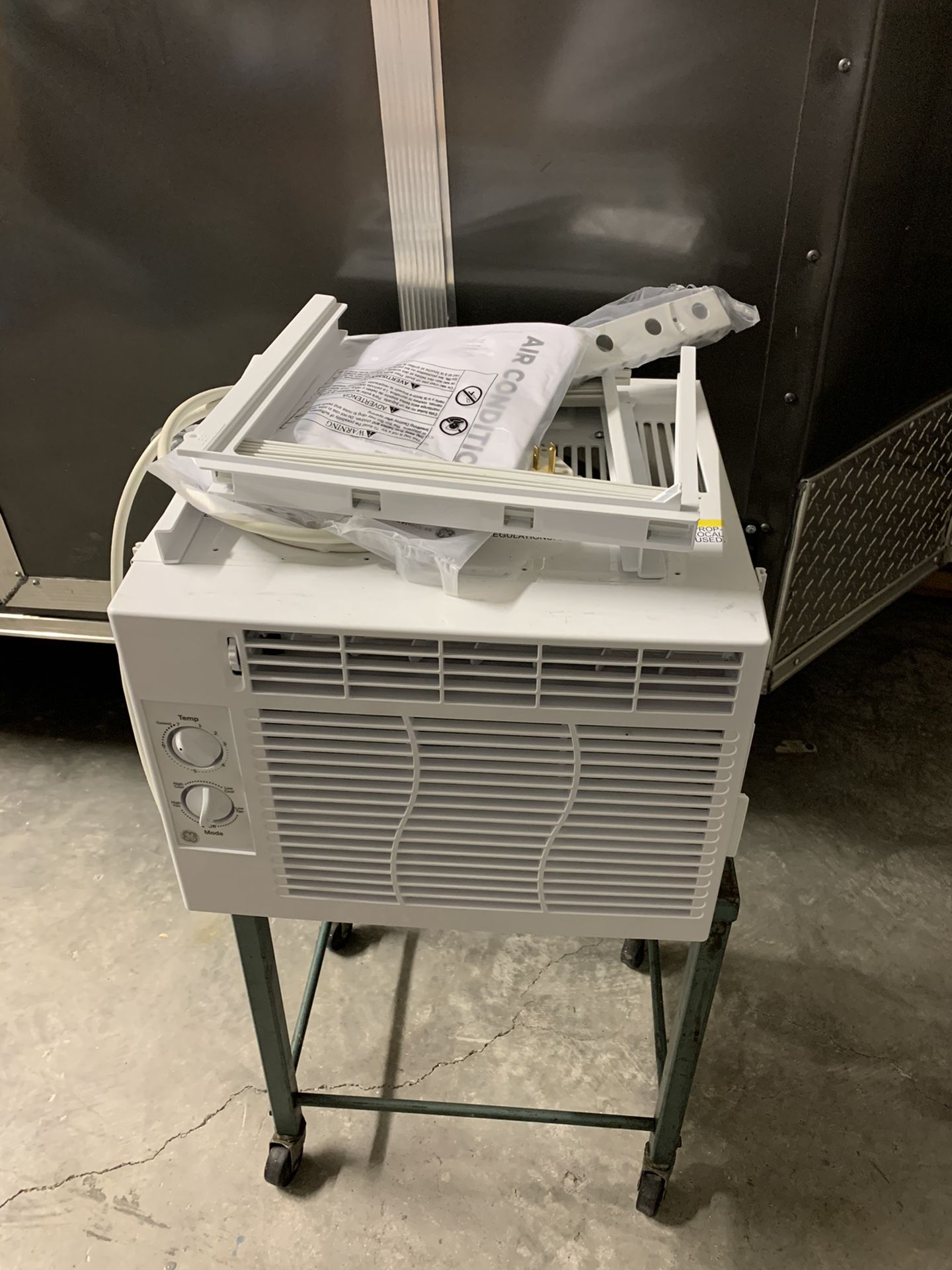 New GE Window AC never used 5,000btu air conditioner