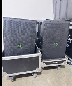 Mackie Powered PA Speakers + Rolling Cases – 4 Available