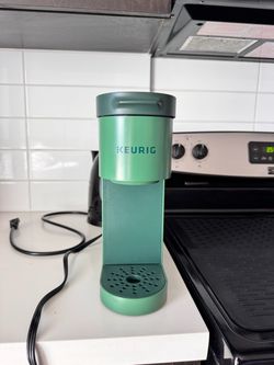 Keurig K-Mini Single Serve K-Cup Pod Coffee Maker (Oasis Green)
