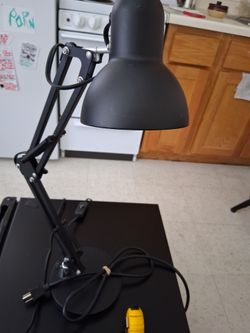 LAMP ADJUSTABLE