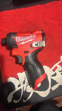 Milwaukee M12 Hex Impact Driver