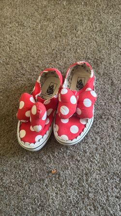 Size 10.5 Minnie shoes