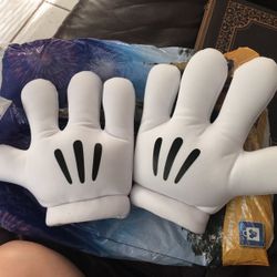 Mickey gloves new
