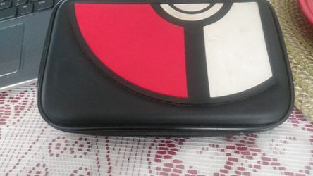 'Pokemon' Nintendo 3DS game holder.