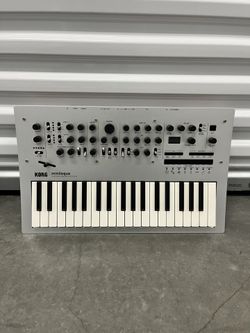 Korg Minilogue 