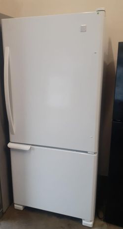 Kenmore Bottom Freezer White Refrigerator Fridge
