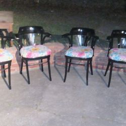 Set Of 4 kitchen/dining Room Chairs For Sale 