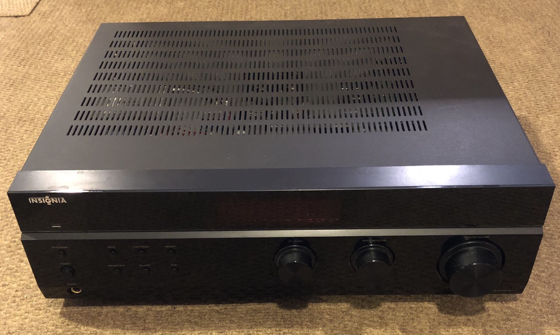 Insignia digital stereo receiver 200 watts