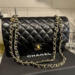 Chanel Medium Flap 