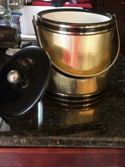 ICE BUCKET - LOCATED IN NY