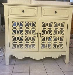 Quatrefoil Mirrored-Door Accent Cabinet / Console Chest — 2 Drawer, 2 Door
