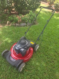 Self-Propelled Lawnmower -.runs cuts and pulls - no bag