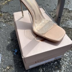 NUDE CLEAR HEELS