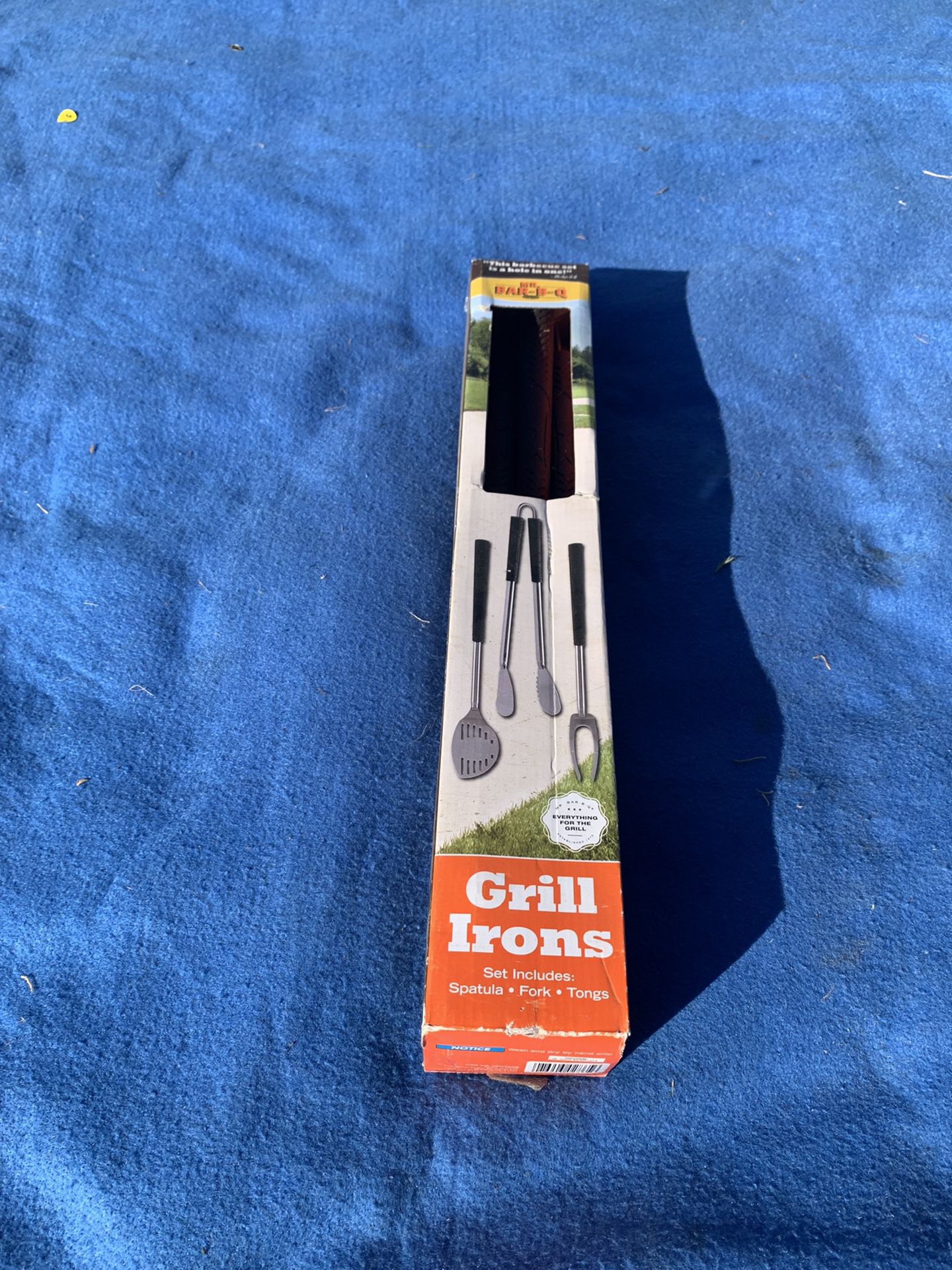 New In Box Golf Club Style Grilling Tools .,