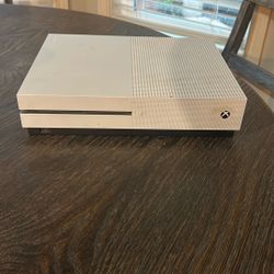 Xbox One S. 500 GB, Model 1681- All White 