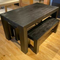 BEAUTIFUL MARKET SAMPLES KITCHEN TABLE WITH BENCHES 