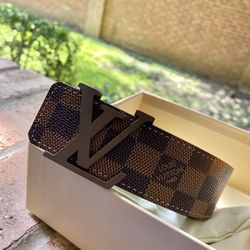 Original Louis Vuitton men belt with box and