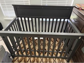 Convertible Crib 4-in-1
