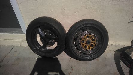 Rims and tires.  For moto guze