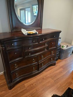 Bedroom suit