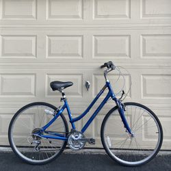 Giant Cypress Women’s Step-Thru Comfort Bike – 700c – 21 Speed – Medium Frame Bicycle Commuter