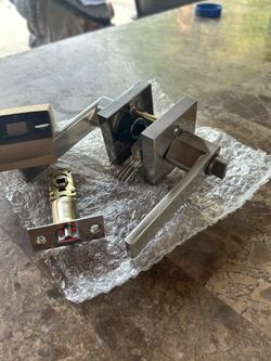 door lock with keys