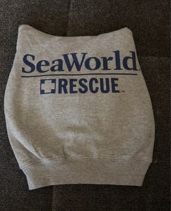 Sea world sweater
