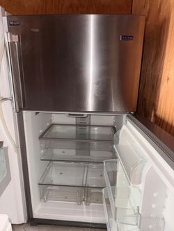 Maytag 21 Cu. Ft. Stainless Steel Top Freezer Refrigerator 33 Inches  – Clean & Works Great