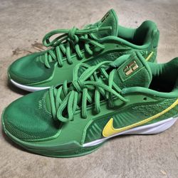 Nike Sabrina 2 Size 8