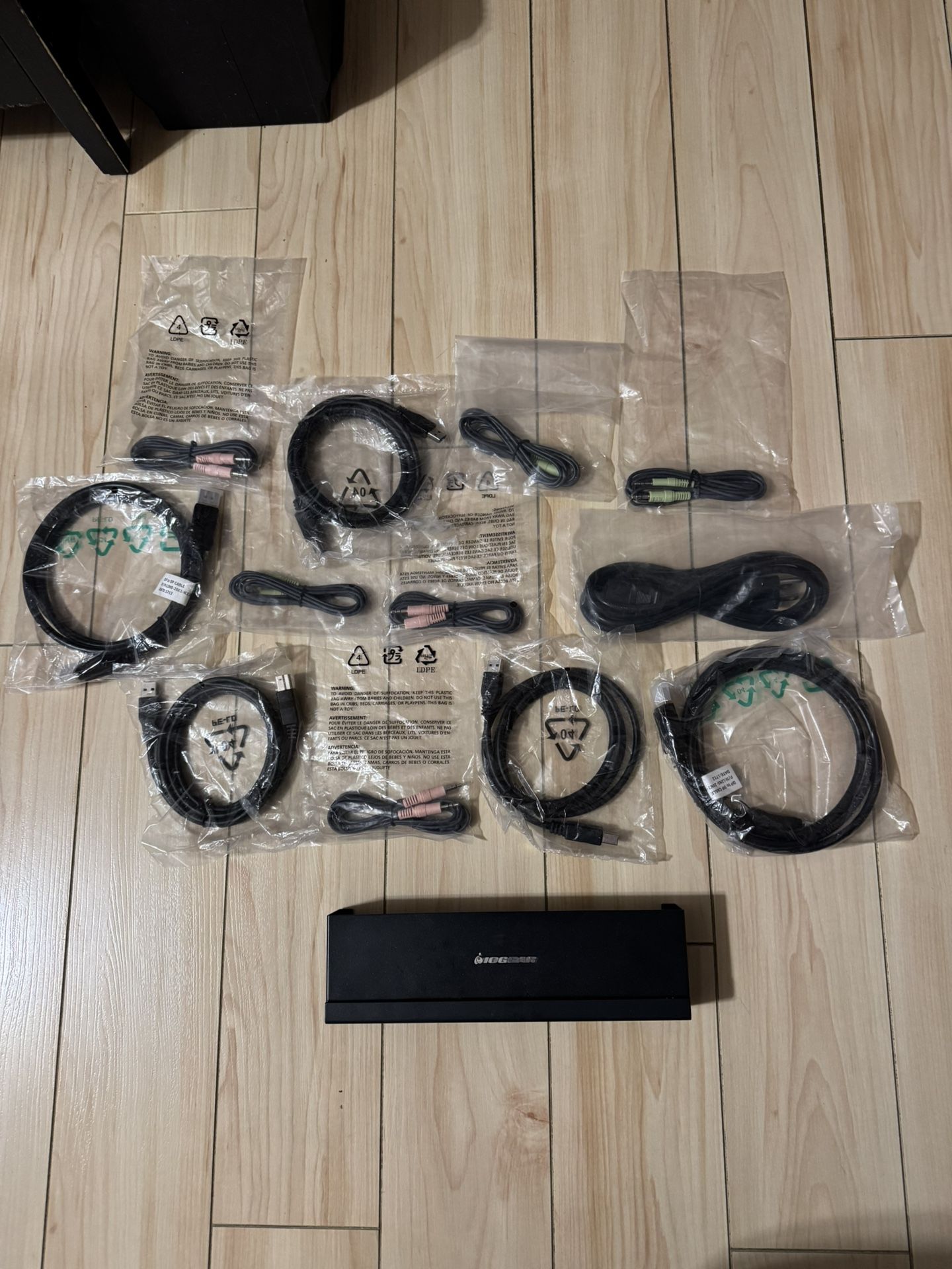 iogear 4-port DisplayPort KVMP Switch With USB 3.1