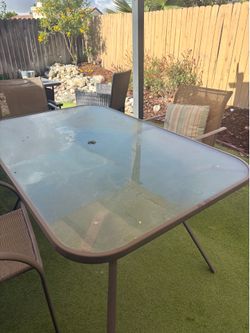 Large outdoor table and 6 chairs