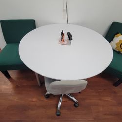Free White Table 