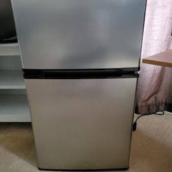 Mini Refrigerator 