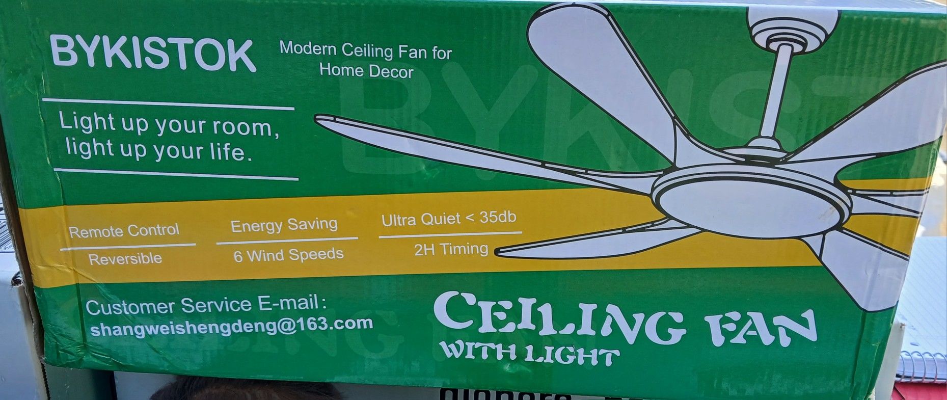 Cealing Fan With Light Control