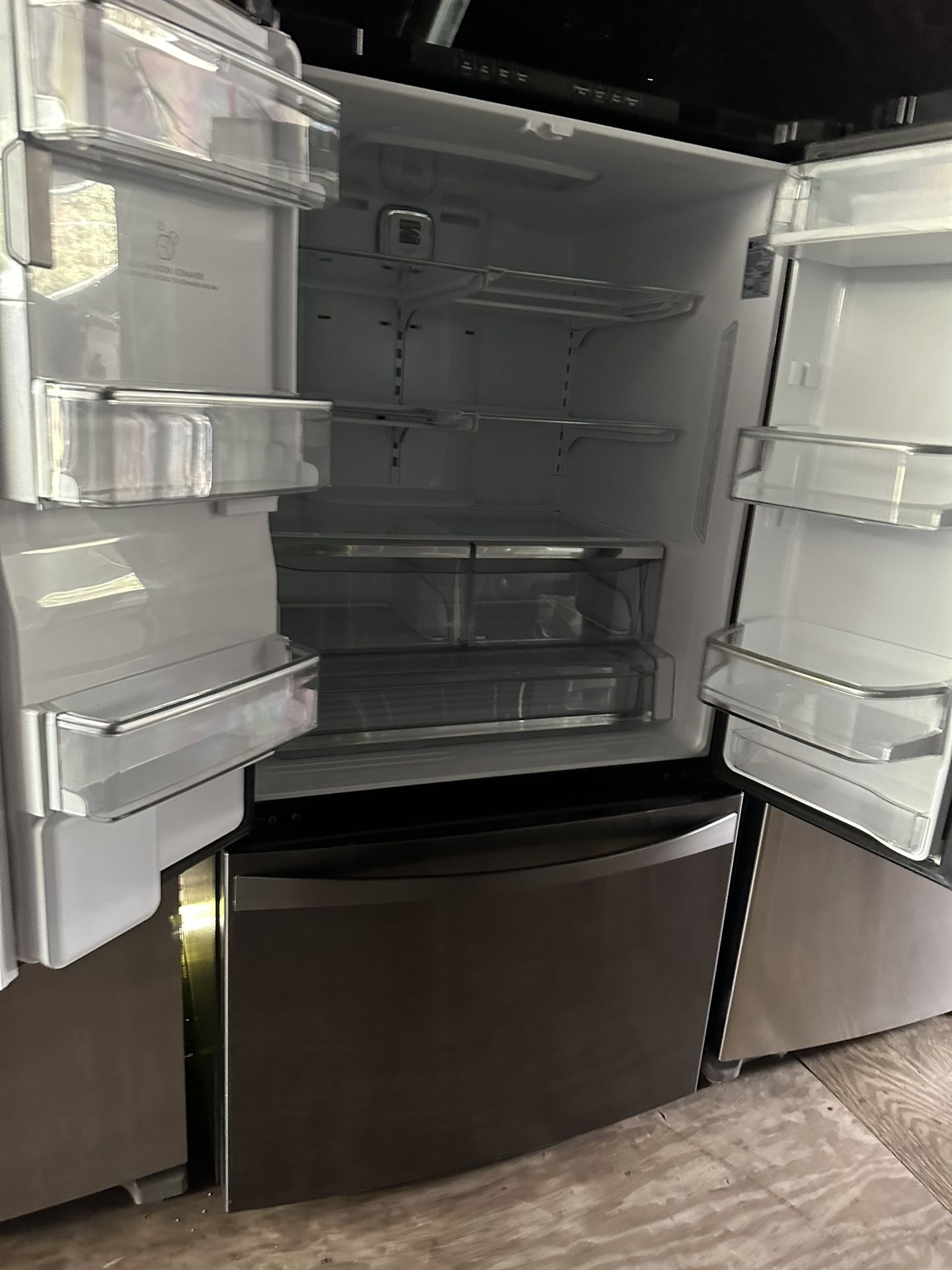 Kenmore Black Stainless Steel Refrigerator Works Well /60 Day Warranty