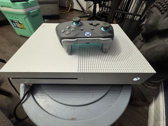 Xbox One S Console with Controller