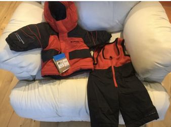 Boys snow suit sz 3-6 months NWT
