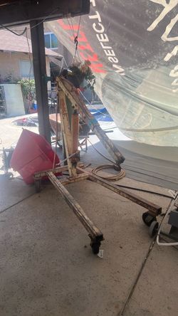 Engine hoist