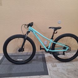 SPECIALIZED PITCH SPORT 27.5 INCH MOUNTAIN BIKE LIKE NEW ( CHECK MY OTHER BIKES)