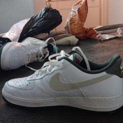 Nike Air Force 1 '07 LV8  White/Sea Glass/Vintage Green 