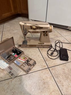 Singer 500A Rocketeer Vintage 1963 Sewing Machine