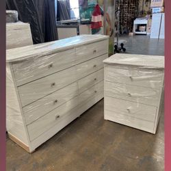 8 drawers dresser and nightstand / Eight drawers dresser and nightstand