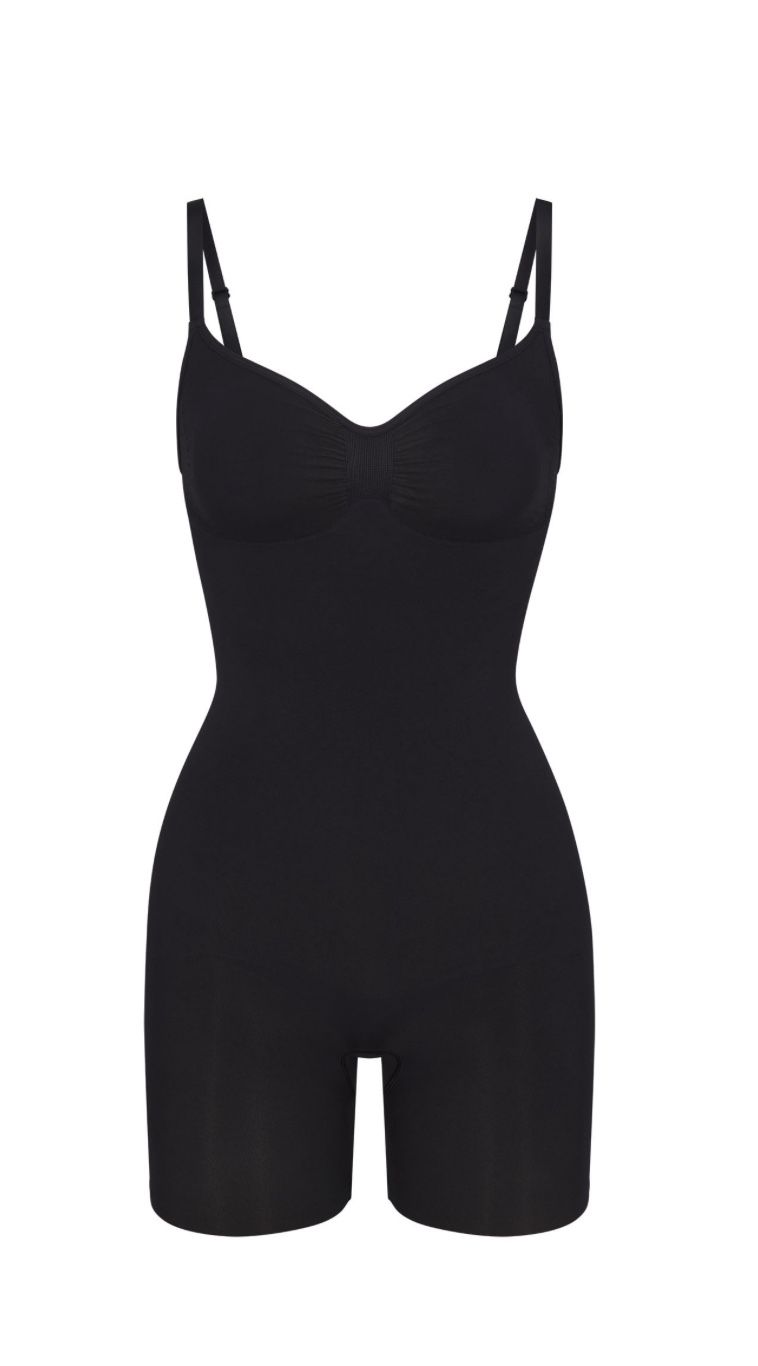 NWOT Skims Bodysuit Size L MID THIGH