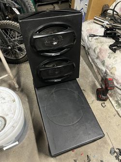 Middle Seat Speaker Bucket Seat 
